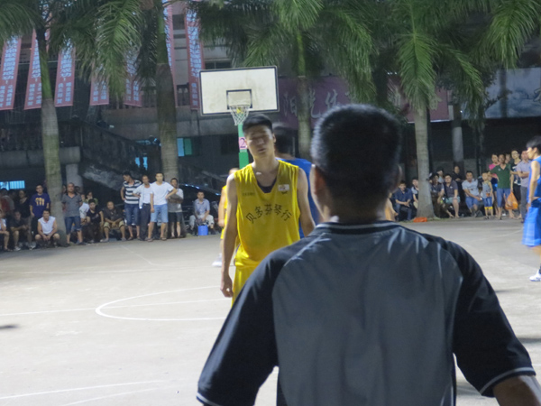 贝多芬琴行参加龙岩市篮球协会联赛