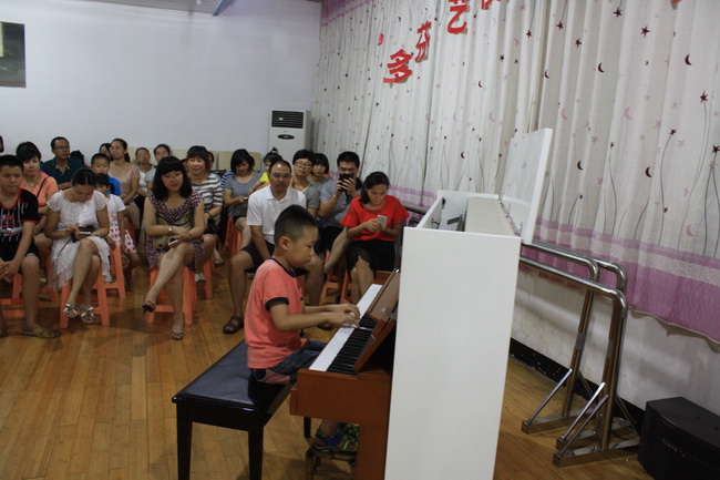 如何让孩子坚持学琴