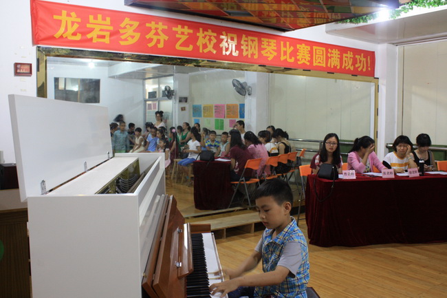 学习钢琴对孩子有哪些帮助？